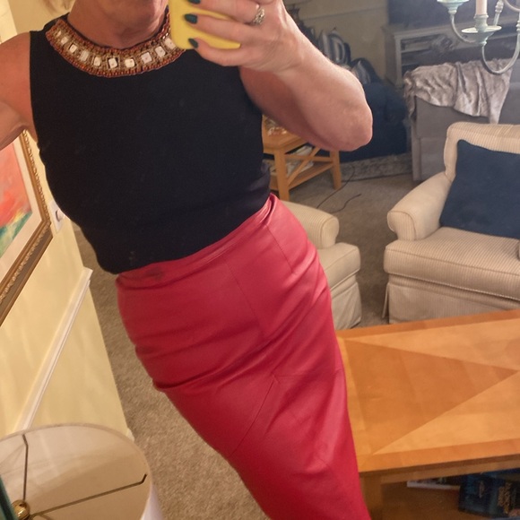 VTG Red Leather Straight Skirt lined size 8 - Picture 9 of 11